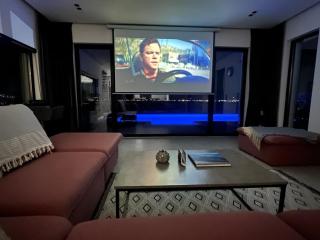 Lake Breeze Villa with a Pool & Magnificent Views - 3