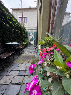 Lucas 10 Apartments - 3