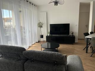 Appartement moderne avec deux chambres et parking - 0