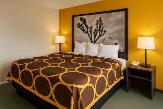 Super 8 by Wyndham Bakersfield South CA - 2