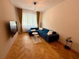 Ravine Apartments - Parking - 3