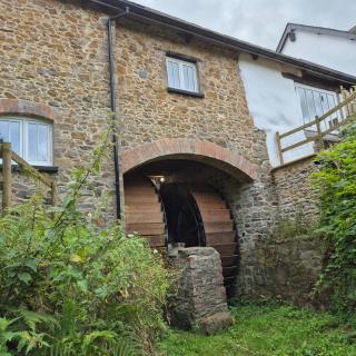 The Old Mill Annexe - 0