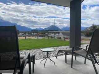 House in central Glenorchy - 8