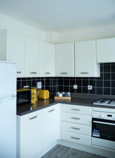 Spacious home for construction workers and families with parking spaces 2 and half bathroom& ensuite Free wifi - 5