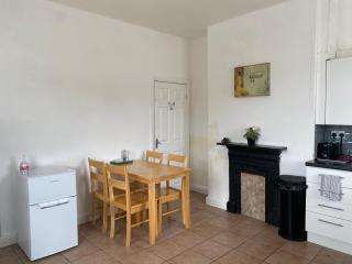 Hilltop Cottage - 4