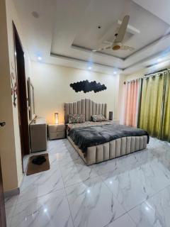 1 bed flat apartment furnished bahria town Rawalpindi Islamabad - 6