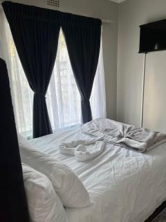 Royal King Guest House Roodepoort - Roodepoort - 7