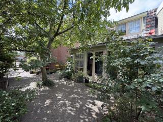 Entire spacious family house with a Forest Garden - 9