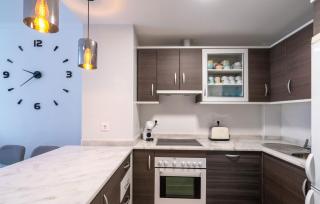 Modern Apartment with Sea & Mountain Views at Small Oasis - 3