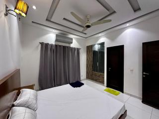 Spacious, Furnished, 3-Bedrooms Home in Dha Lahore - 7