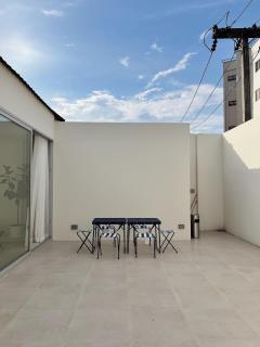 Private Contemporary House near Old Town - 2