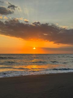 Sunset Serenity Beach House - Iba - 9