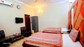 GULSHAN PALACE Near AghaKhanHospital ExpoCenter Airport - 9