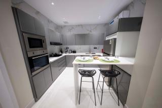 Luxury two bedroom Apartment As Salamah - 7