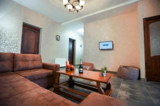 Spacious 2 Bedroom Apartment, 115 m2 Central Tbilisi - 5