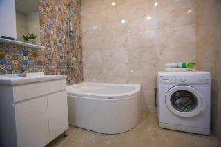 Spacious 2 Bedroom Apartment, 115 m2 Central Tbilisi - 4