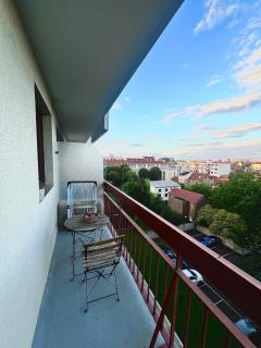 Chic studio with balcony! - 5