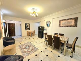 4 bedroom Apartment with 11 beds - 8
