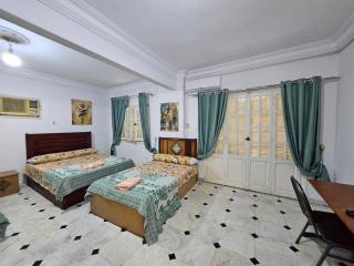 4 bedroom Apartment with 11 beds - 2