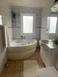 Entire Villa, Five Bedrooms, Holiday Home, Helsingborg - 5