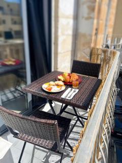 Malta Rooftop Terrace Apartment 2BR Central 10min Beach Valletta - Msida - 4