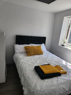 lakeside lodge - Thamesmead - 7