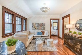 Cozy Carriage House Retreat Cleveland Heights - 0