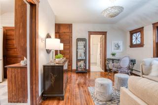 Cozy Carriage House Retreat Cleveland Heights - 7