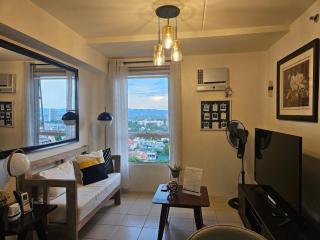 Cozy 3-Bedroom Family Condo - 0