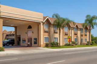 Super 8 by Wyndham Bakersfield South CA - 5