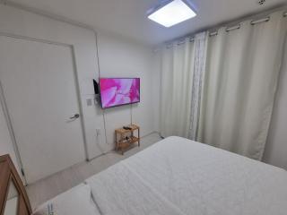 Mona Lisa A 2 rooms 3 beds 5 people 5 minutes on foot from Janghanpyeong Station Netflix YouTube Premium - 6
