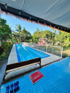 Barracuda Swim Club's Homestay - Fan Room with Pool - 8
