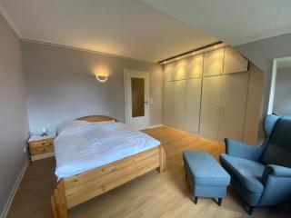 Haus, idyllischer Garten, Doppel-Garage - 4