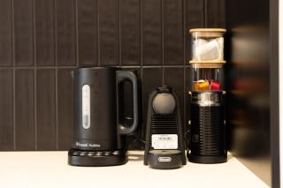 CBD 2 Bed 2 Bath Luxury Gem With Free Car Park - 1