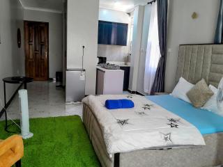 Cozy studio with Netflix and Chilllllll - 4