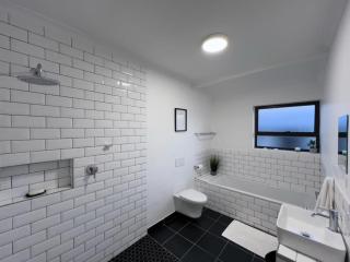 The Ocean Breeze Haven - 3