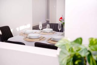 Homely Retreat-4 Minutes from Pacific Werribee Shopping Centre - Werribee - 8