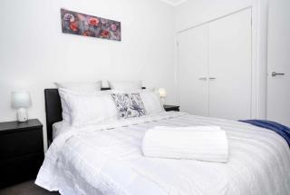Homely Retreat-4 Minutes from Pacific Werribee Shopping Centre - 4