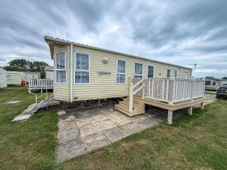 Brilliant 6 Berth Caravan For Hire At Sunnydale Park In Skegness Ref 35076Af - 0
