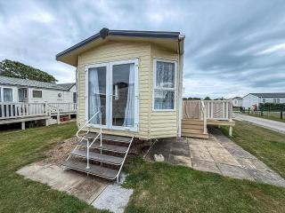 Brilliant 6 Berth Caravan For Hire At Sunnydale Park In Skegness Ref 35076Af - 3