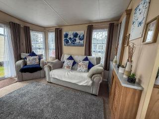 Brilliant 6 Berth Caravan For Hire At Sunnydale Park In Skegness Ref 35076Af - 1