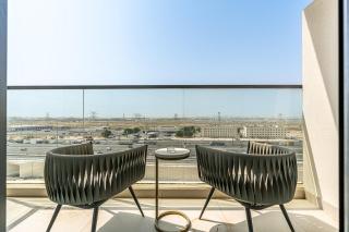 Chic Studio APT with Pool & Gym - Near Metro Station - 5