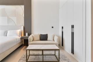 Chic Studio APT with Pool & Gym - Near Metro Station - 4