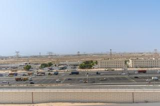 Chic Studio APT with Pool & Gym - Near Metro Station - 3