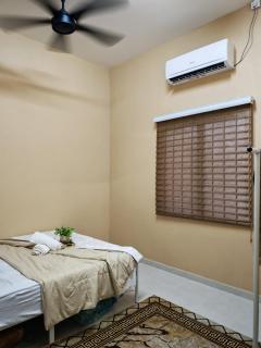 GreenAcres Cottage - 3