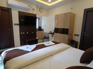 Hotel Legacy Grand - Rooms & Suites - Near AIG Hospital - 2