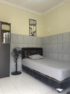 Zahra Guesthouse Shar'i - 2