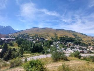 Studio rénové près des pistes avec balcon, animaux acceptés - FR-1-516-132 - 1