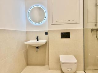 Modern Garden Apartment with Free Parking - 4