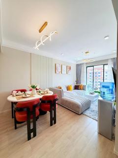 Lavington Escape Stylish 2 Bedroom Apartment - 5